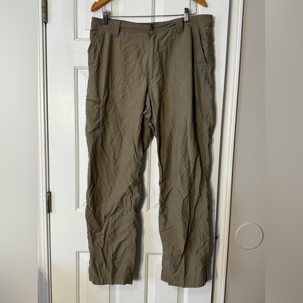 Marmot Men's Size 36 Outdoor/Work Cargo Pants Khaki/Taupe Zip Pockets
